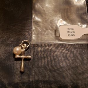 Vantel Pearl's Sterling silver Cross charm